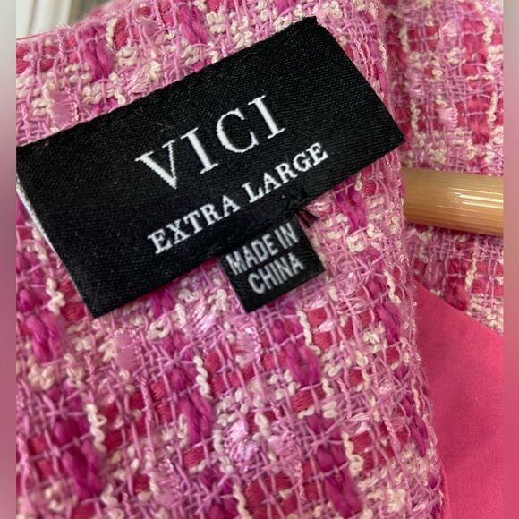 Vici Pink Tweed Fringe Short Sleeve Top. Size XL - Picture 8 of 10